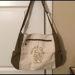 MOMSClub tote with President pin